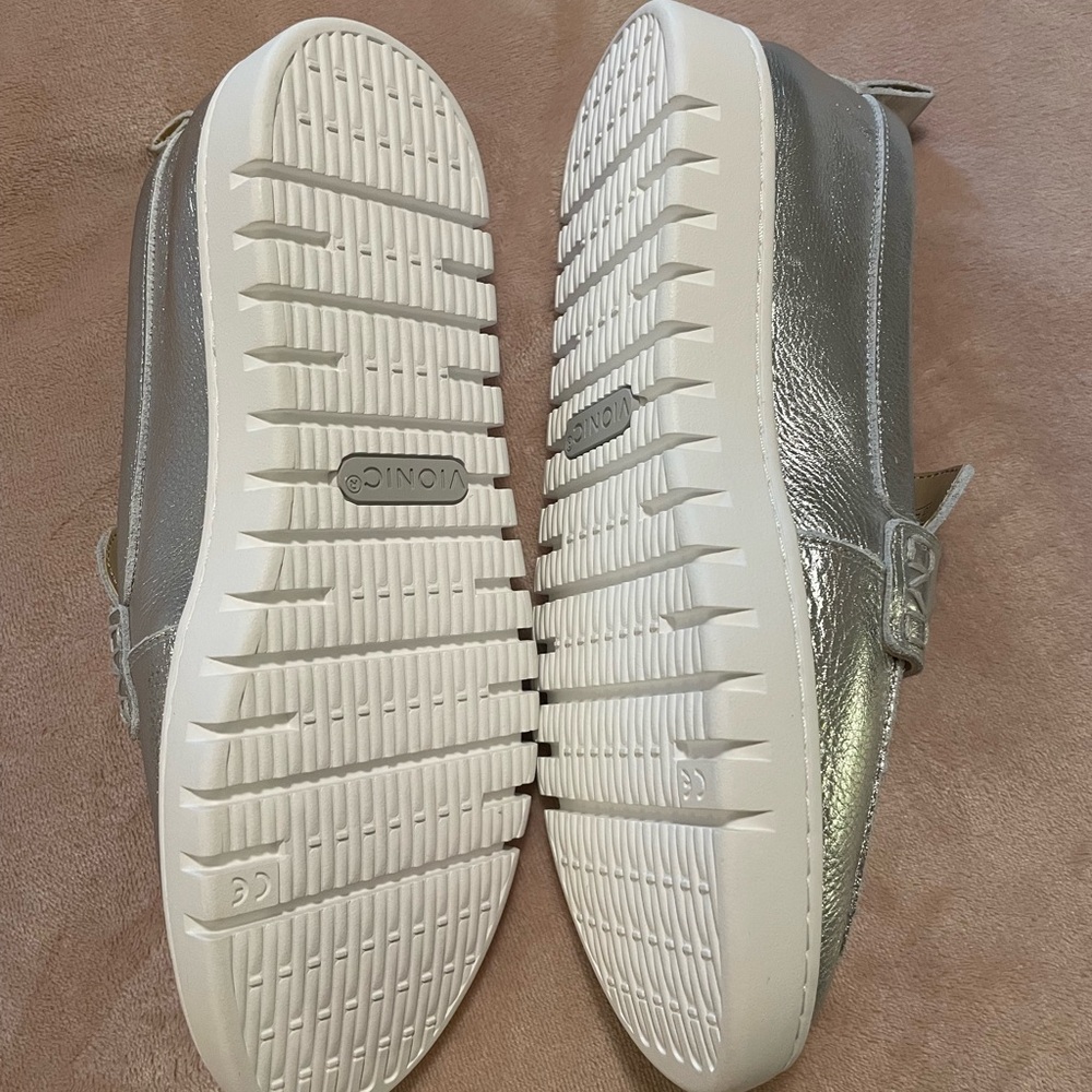 Vionic Silver Flats with Metallic Sheen - Picture 2 of 4